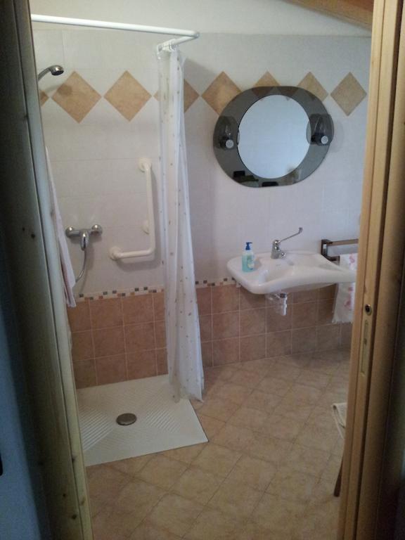 La Cort Di Nonna Rosa Panzió Mori Szoba fotó