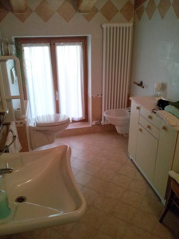 La Cort Di Nonna Rosa Panzió Mori Szoba fotó